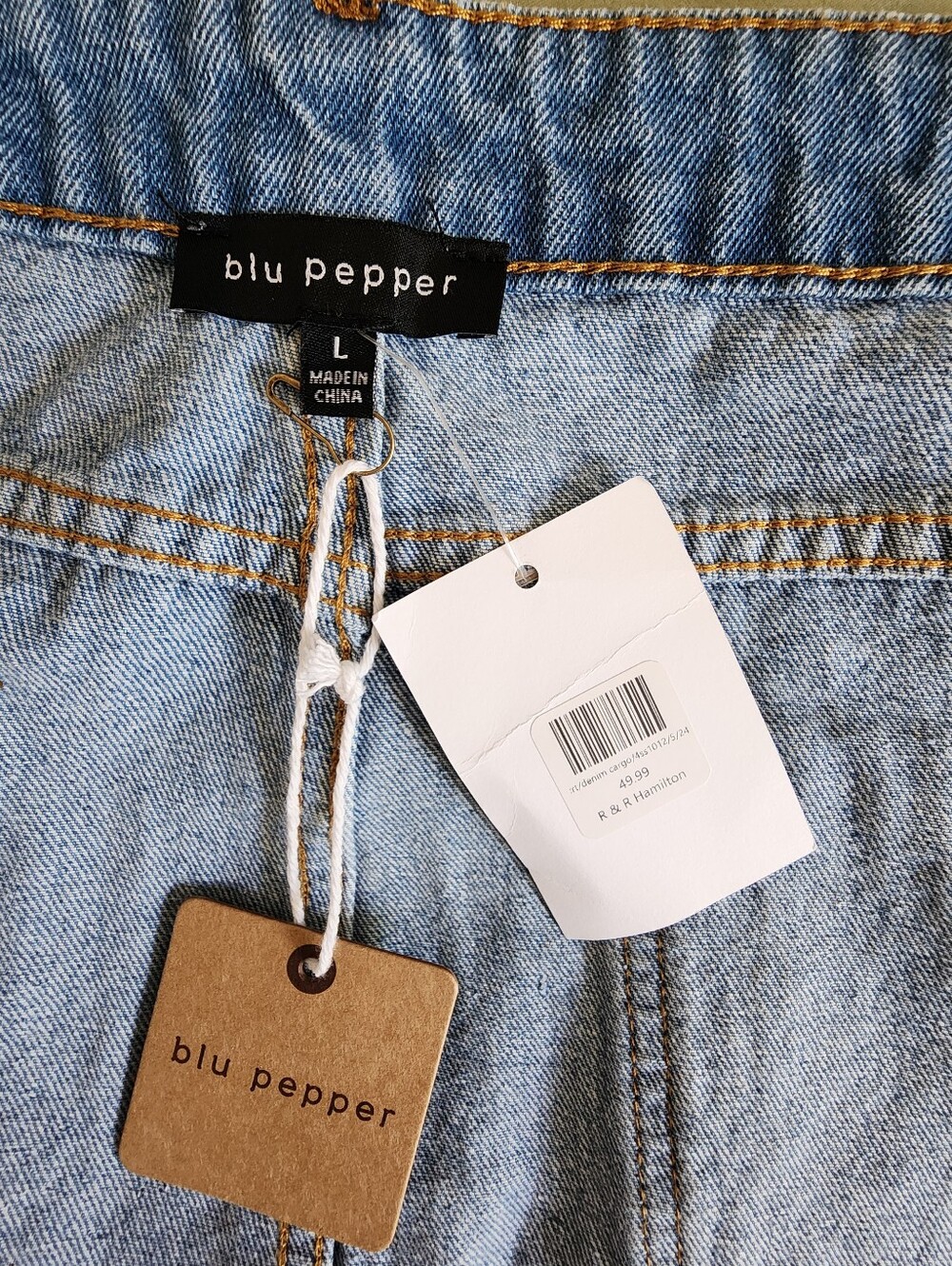 Size L, "Blu Pepper", Light Blue Denim Mini Skirt with Front Pockets - Picture 6 of 8